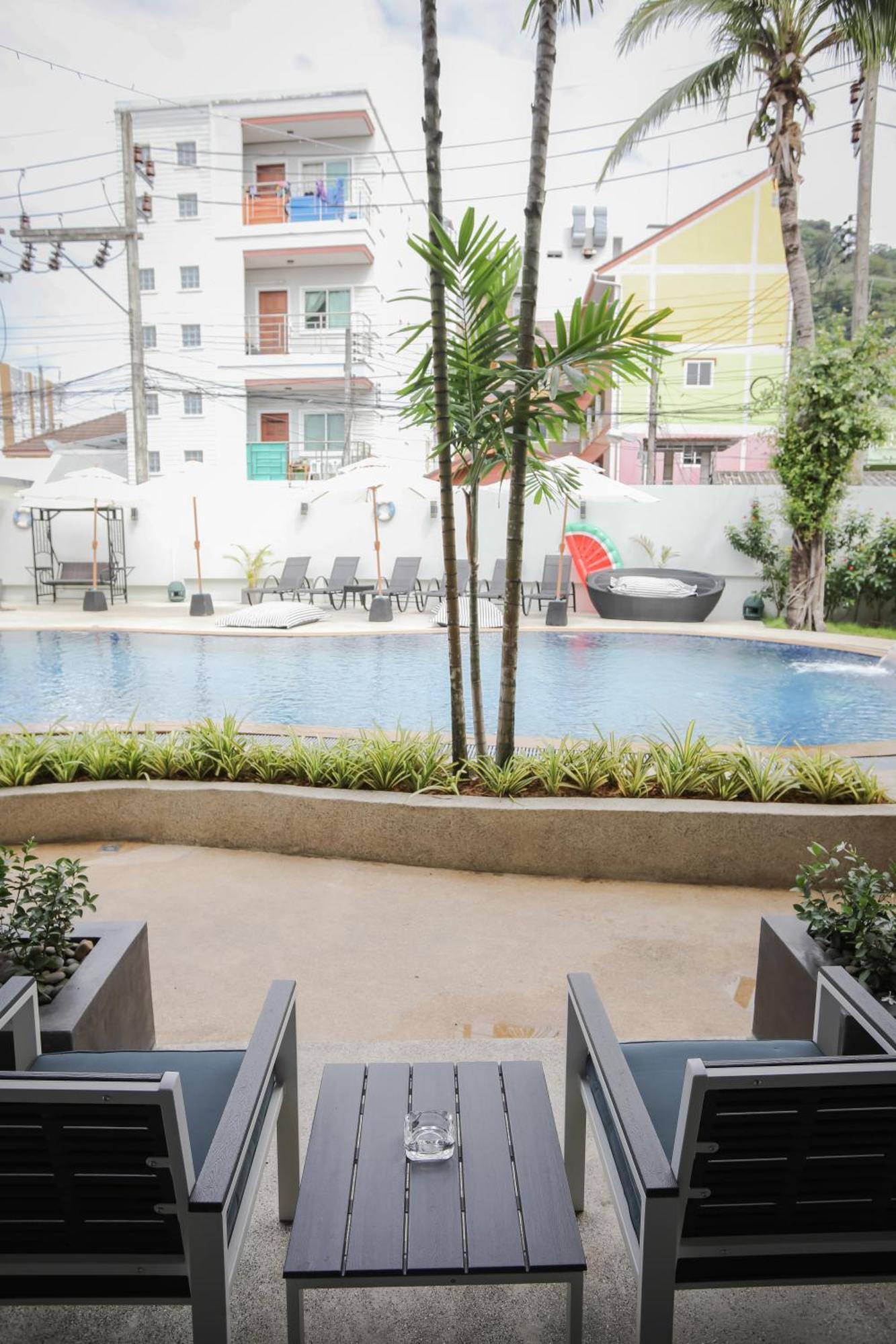 Etk Patong Resort Bagian luar foto