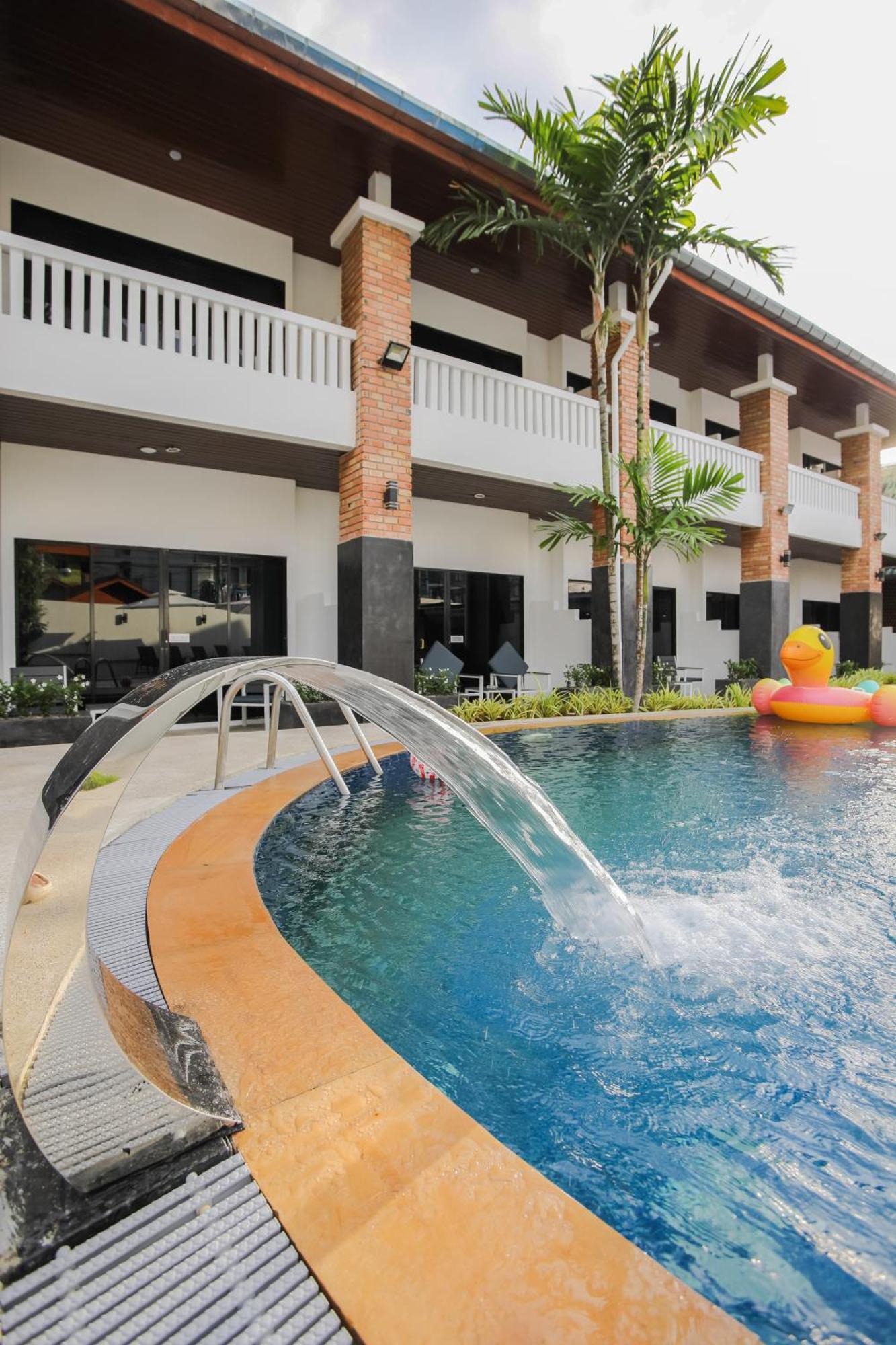 Etk Patong Resort Bagian luar foto