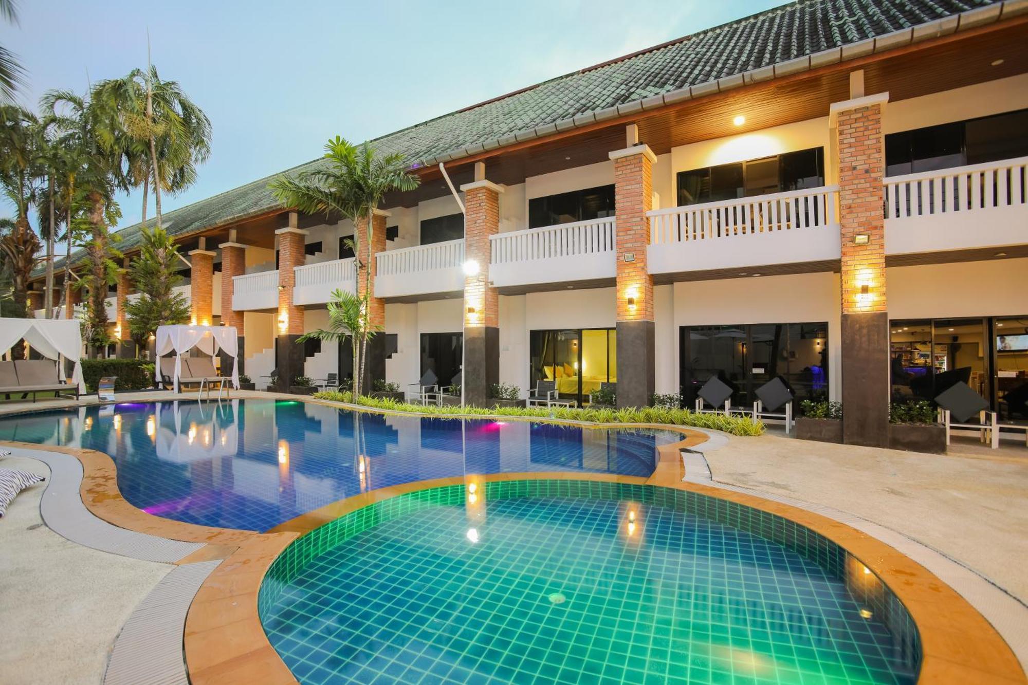 Etk Patong Resort Bagian luar foto