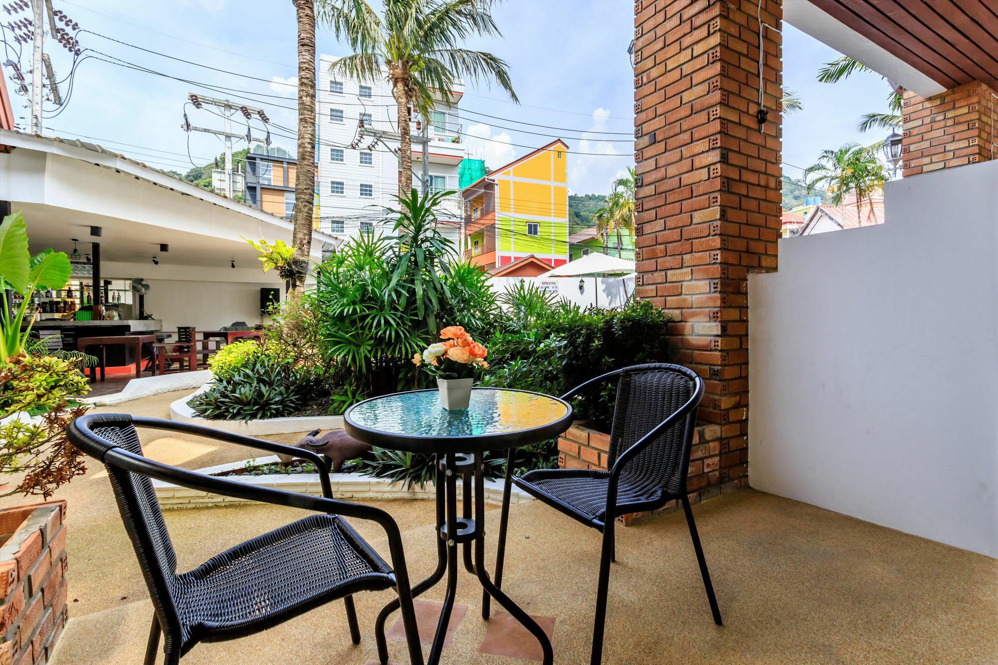 Etk Patong Resort Bagian luar foto